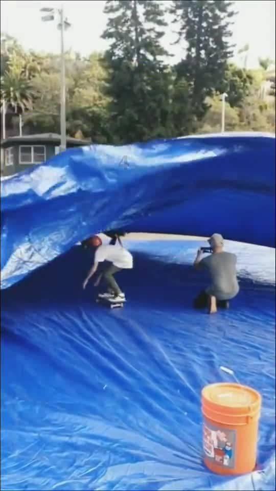 朱珠老公为岳父做衣服,全程亲力亲为